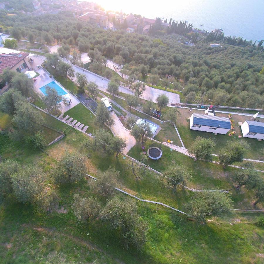 Agricampeggio Relax Maxicaravan Castelletto Di Brenzone Exterior foto